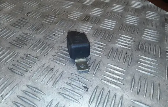 KIA Carens I Other relay E466330160