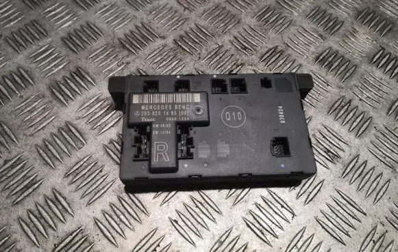 Mercedes-Benz C W203 Door control unit/module 2038201485 A2038201485
