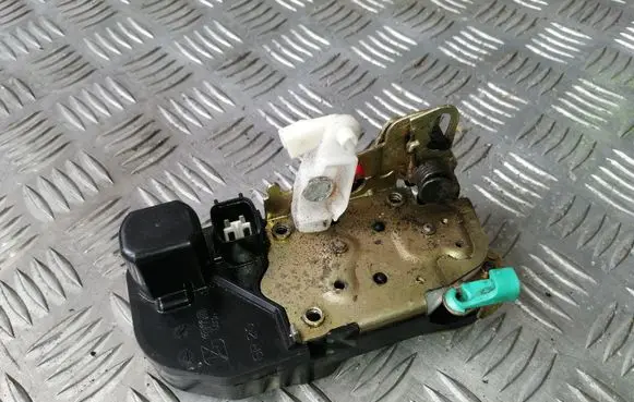 Jeep Grand Cherokee (WK) Rear door lock