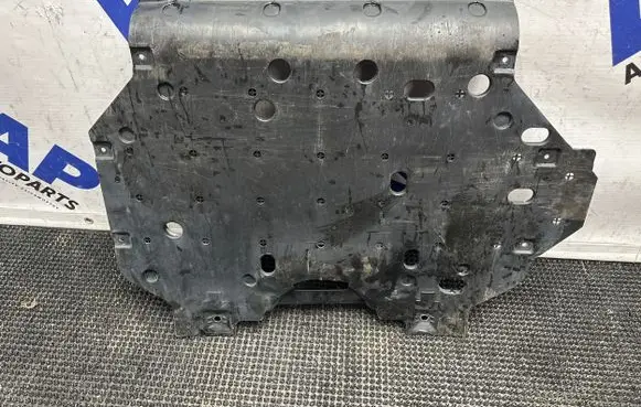 Front bumper skid plate/under tray