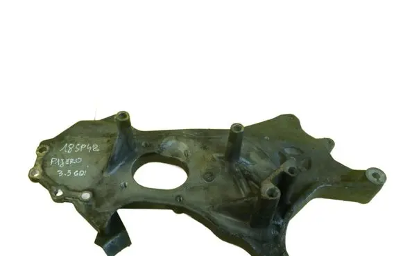 Mitsubishi Pajero Engine mounting bracket 