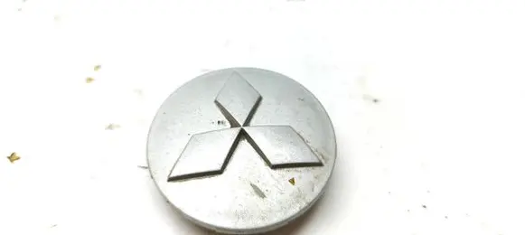 Mitsubishi Pajero Original wheel cap MR554037 MN191604