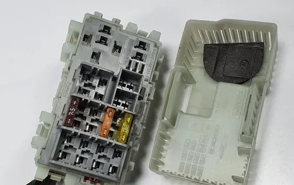 Volvo C70 Fuse box set 6G9T-14K131-CA