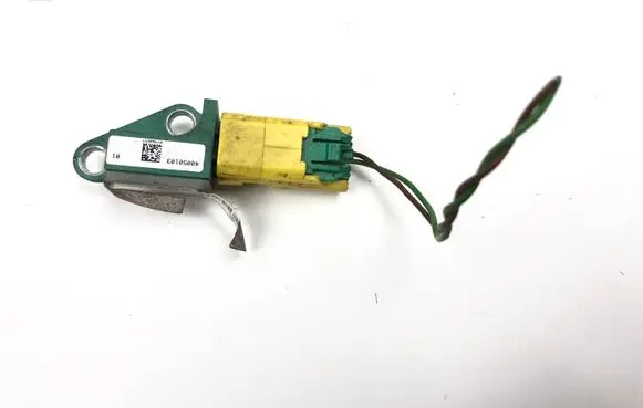 Volkswagen PASSAT B6 Airbag deployment crash/impact sensor 3C0909606 331324 40050103