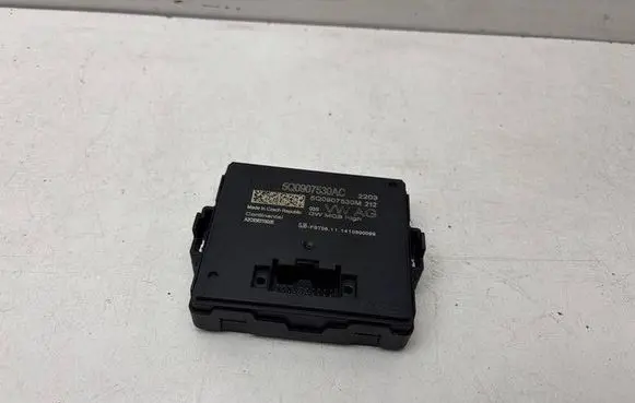 Volkswagen PASSAT B8 Gateway control module 5Q0907530AC 5Q0907530M