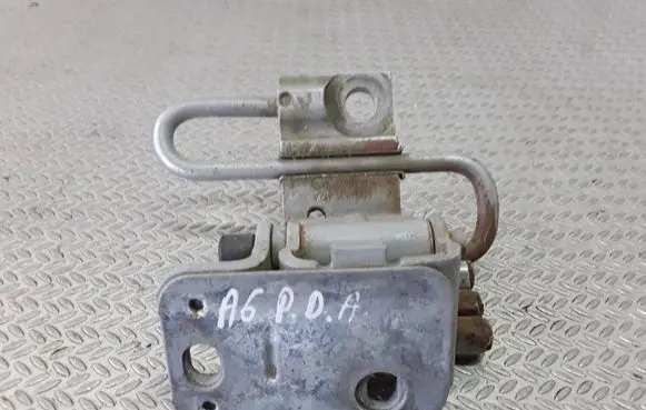 Audi A6 S6 C5 4B Front door lower hinge 4B0831412A