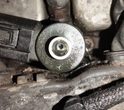 Mercedes-Benz ML W163 Fuel injector 0445110104