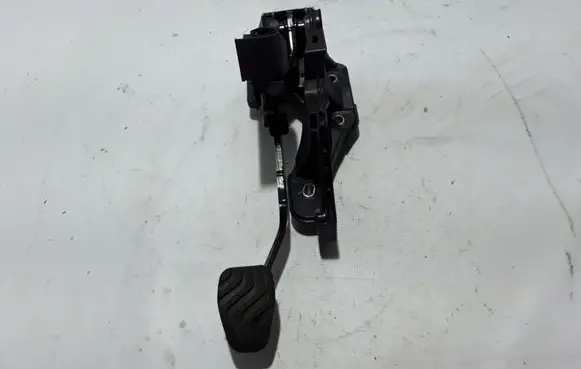 Renault Captur II Brake pedal 465018876R