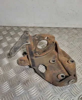 Audi A6 S6 C4 4A Fuel pump bracket 046130147D