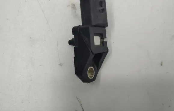 Opel Mokka B Air pressure sensor 9817007580