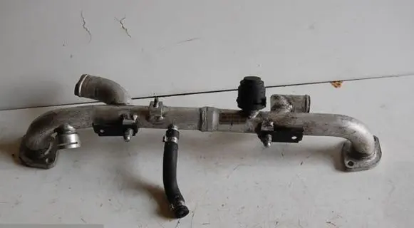 Audi A8 S8 D3 4E Engine coolant pipe/hose 079121071BJ