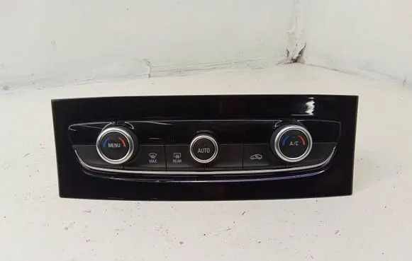Opel Grandland X Climate control unit 98224347YX 2CE85E2A 28557751