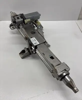 Steering wheel axle set