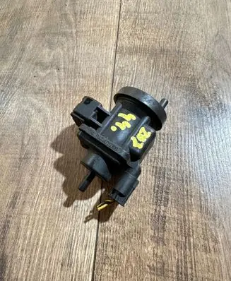 Mercedes-Benz C W203 Turbo solenoid valve a0005450427