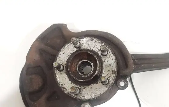 Front wheel hub spindle knuckle