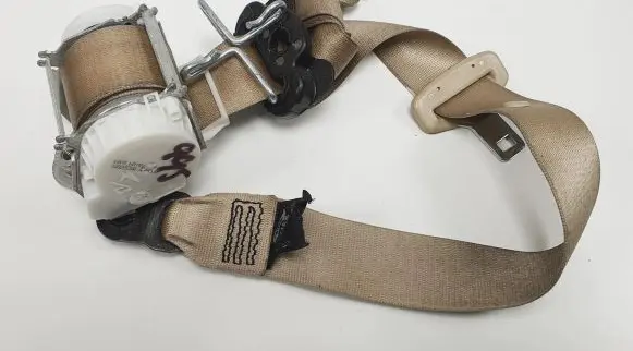 Jaguar XF X250 Front seatbelt 8X23-F611B09-AB