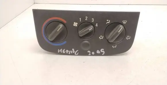 Opel Combo C Climate control unit 8602