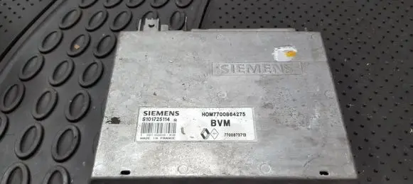Renault Laguna I Engine control unit/module 7700864275 hom7700864275