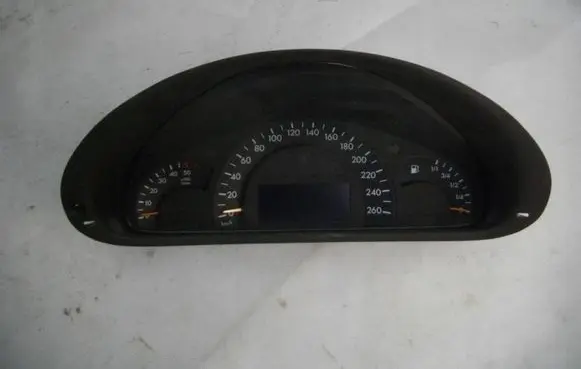 Mercedes-Benz C W203 Speedometer (instrument cluster) A2035401347
