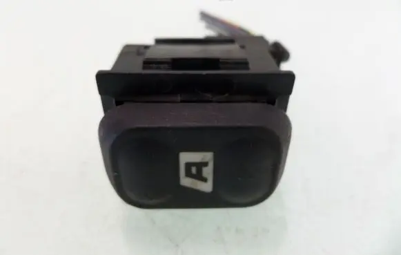 Peugeot 607 Electric window control switch
