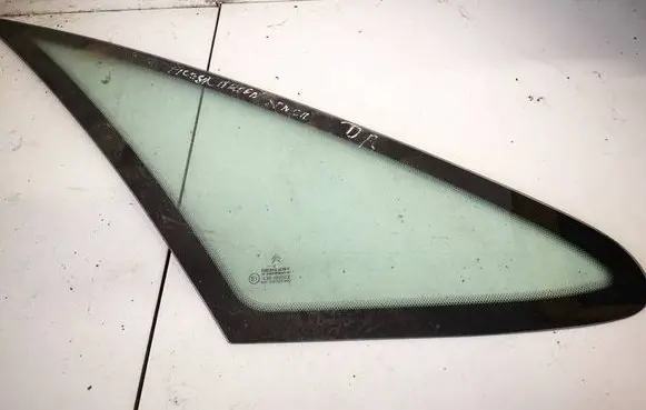 Citroen Xsara Picasso Rear side window as2