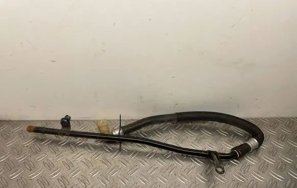 Engine coolant pipe/hose