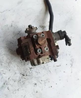 Suzuki Grand Vitara II Fuel injection high pressure pump 0445010148 01002689881 7519511