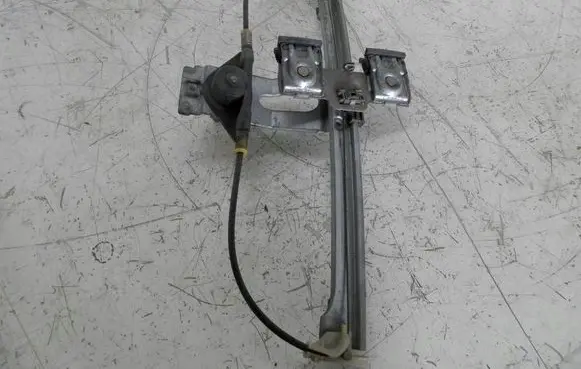 Volkswagen Golf III Rear door manual window regulator 