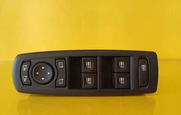 Renault Laguna III Electric window control switch 809610006RC