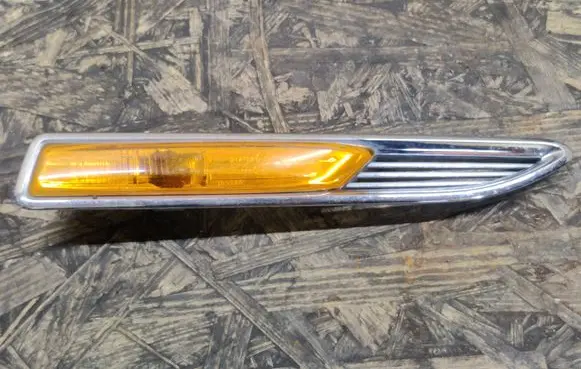 Ford Mondeo MK IV Front fender indicator light 7S7113K354AD