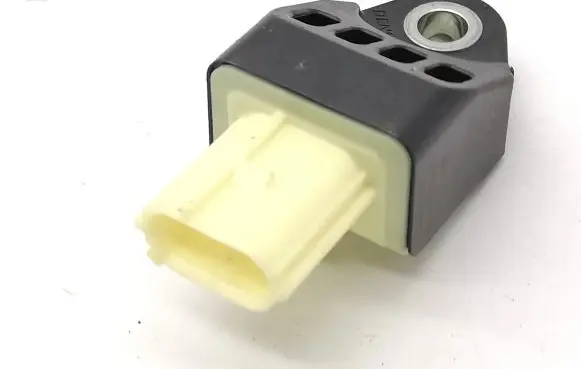 Toyota Auris E180 Airbag deployment crash/impact sensor 8983102160