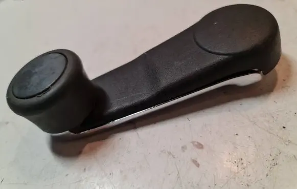 Audi 80 90 B2 Front door window winding handle 443837581D 443837575A