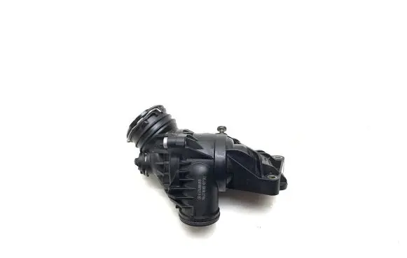 Mercedes-Benz E C207 W207 Thermostat housing A2762000515