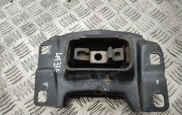 Volvo V50 Engine mount bracket 322A59C