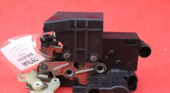 Alfa Romeo 156 Front door lock 16835552