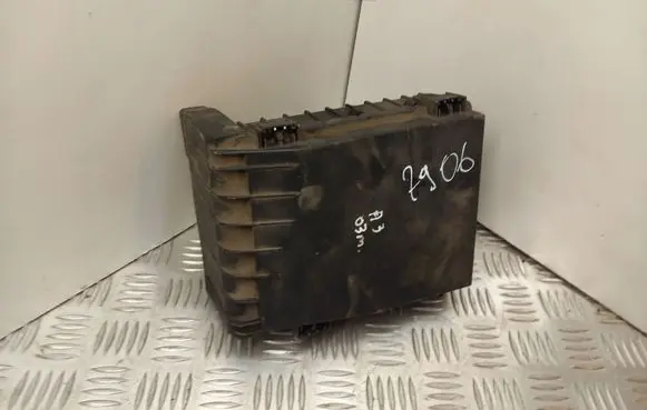 Audi A3 S3 8P Fuse module 1K0937124H
