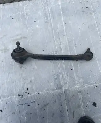 Chrysler 300C Front lower control arm/wishbone 537RH D4512