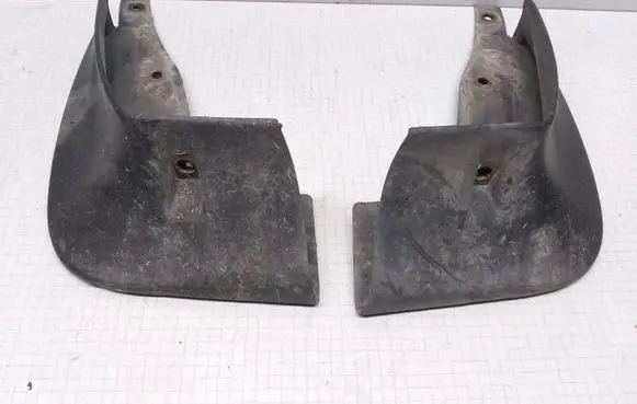 Nissan Primera Front mudguard