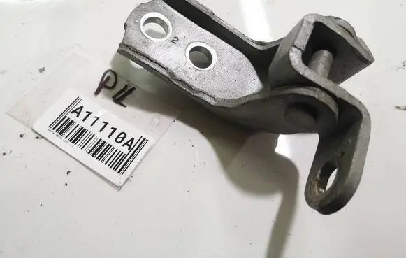 Toyota Yaris Front door upper hinge 
