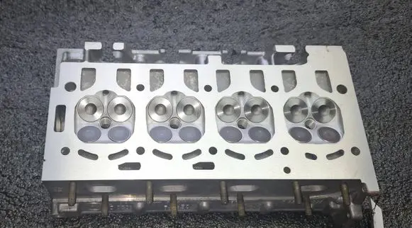 Volkswagen Golf V Engine head 03C103358G