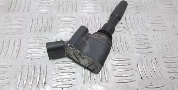 Volkswagen Jetta USA High voltage ignition coil 04E905110M