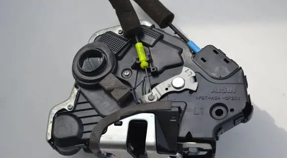 BMW 4 F32 F33 Coupe door lock (next to the handle) 0H0617