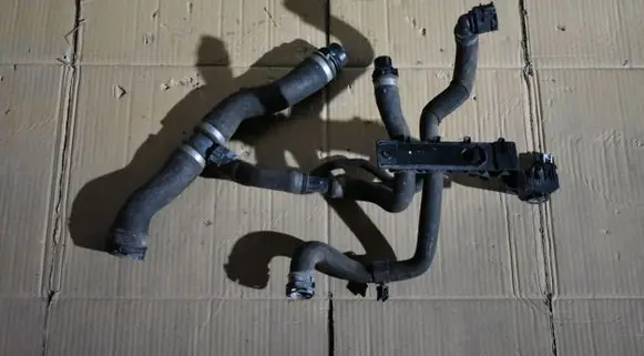 Mercedes-Benz GLE W167 Engine coolant pipe/hose