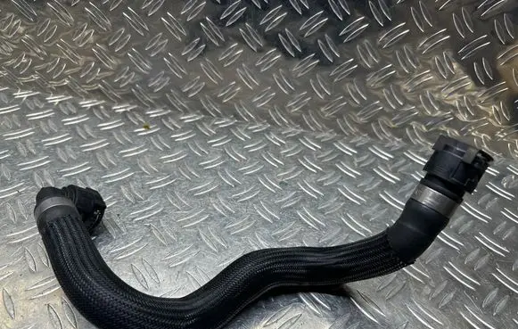 Renault Trafic III (X82) Engine coolant pipe/hose