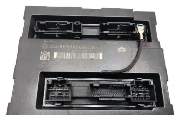Audi A4 S4 B8 8K Central body control module 8K0907064DG