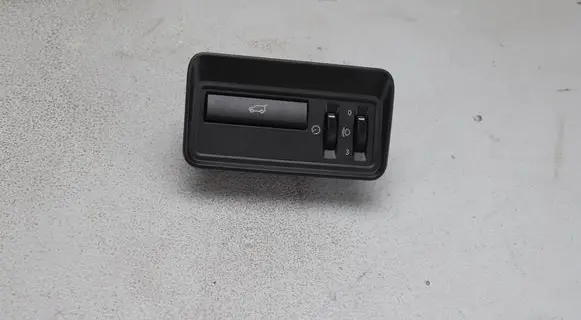 Land Rover Evoque I Tailgate opening switch BJ3211654AB 10400976890