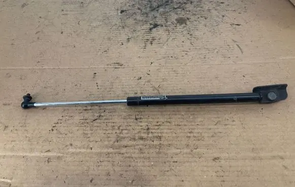 Subaru XV I Tailgate strut 