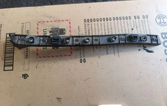 Maserati Ghibli Rear bumper mounting bracket 670004465