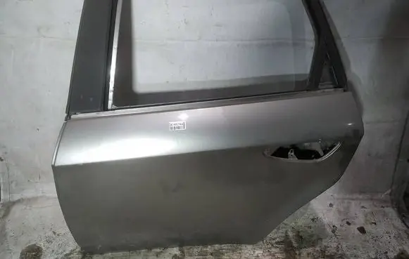 Alfa Romeo 159 Rear door pilkos