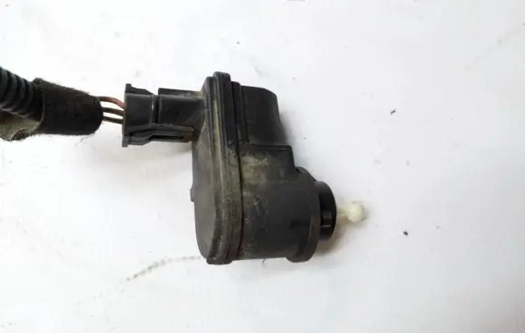 Opel Vectra B Headlight level adjustment motor 09132523